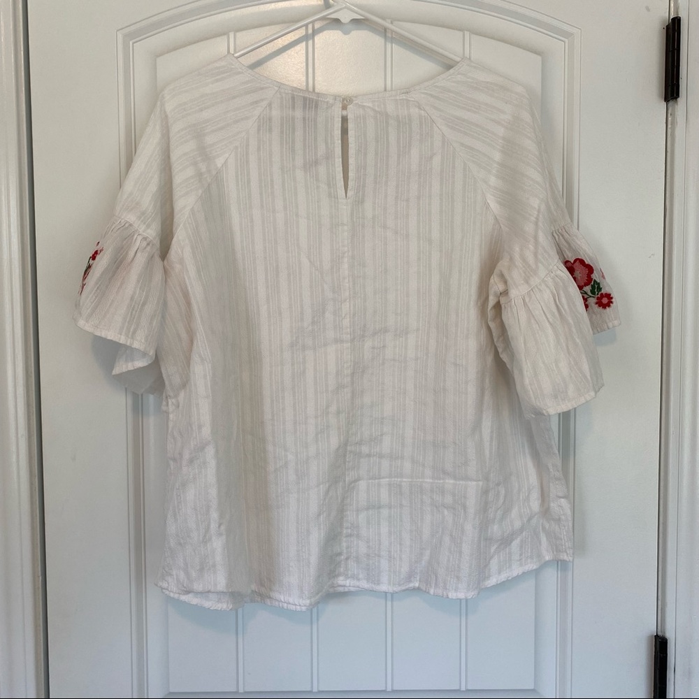 💋SOLD💋Ava & Viv Women’s White Embroidered Blouse Size 1X - Picture 6 of 7